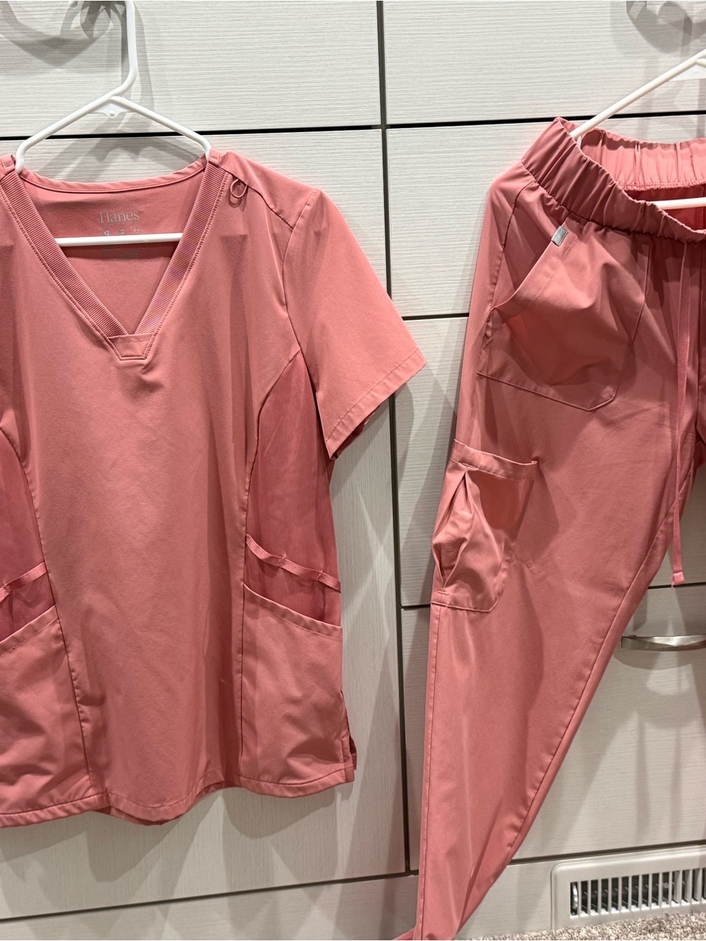 Hanes Women's Dusty Rose / Coral Scrub Top and Jogger Pants Set small